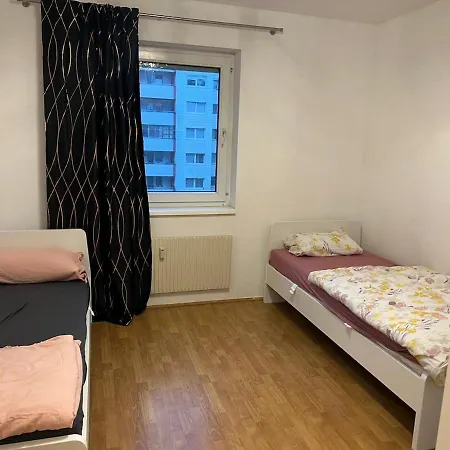 Gemuetliche In Leonding Appartamento